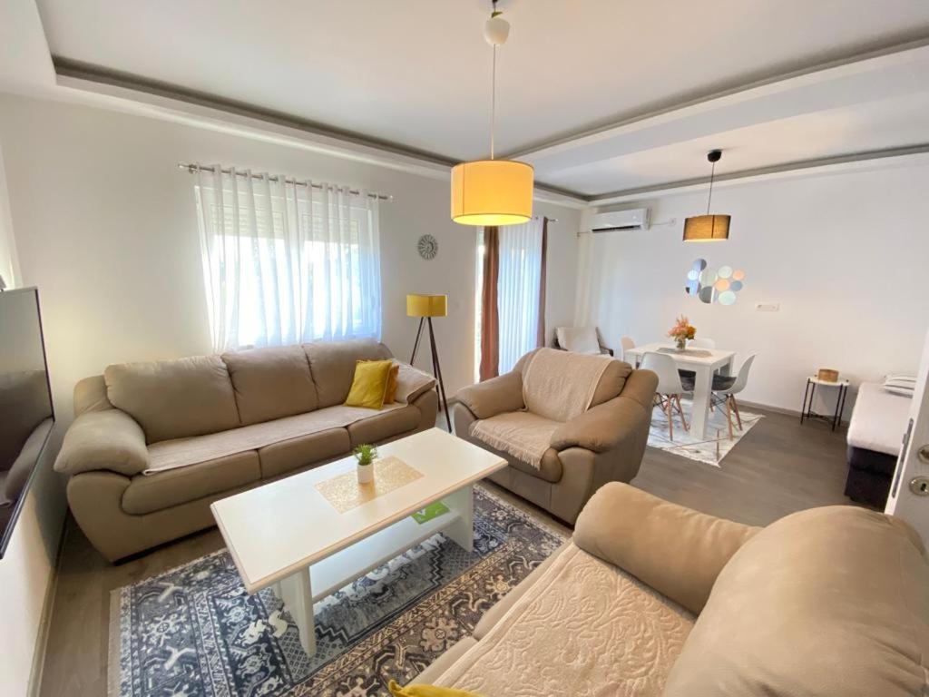 Appartamento Mia Airport Podgorica